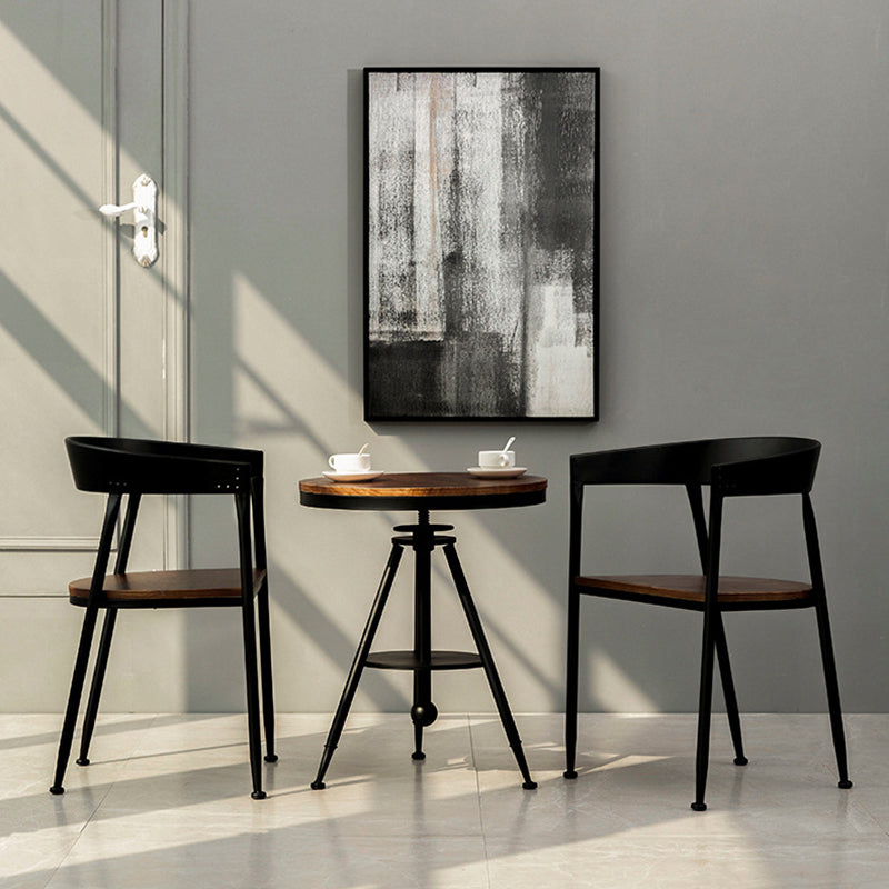 Silla de comedor de metal tradicional junto a la parte posterior de la espalda silla negra y marrón