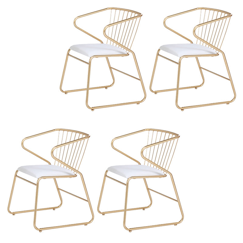 金色の足のある伝統的なメタルキッチンダイニングチェア布張りの腕の椅子