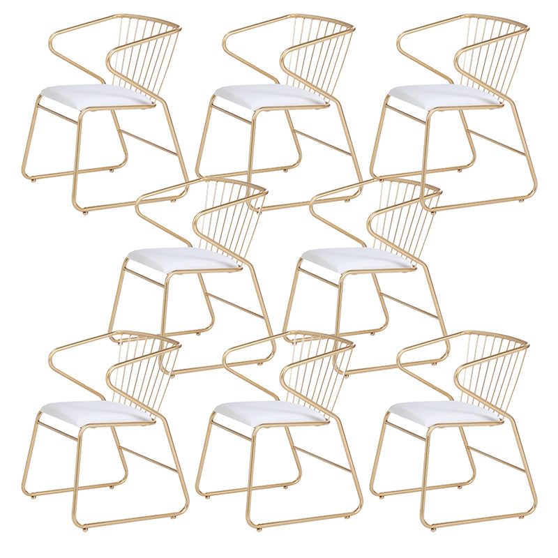 金色の足のある伝統的なメタルキッチンダイニングチェア布張りの腕の椅子