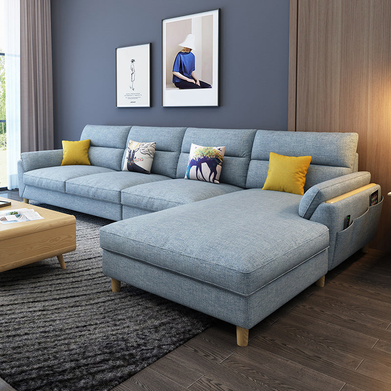 Divano sezionale del braccio di braccio svasato scandinavo sezionale con gambe in legno