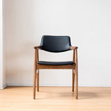 Chaise de bras contemporain en bois ouvert à l'arrière pour salle à manger chaise pour intérieur