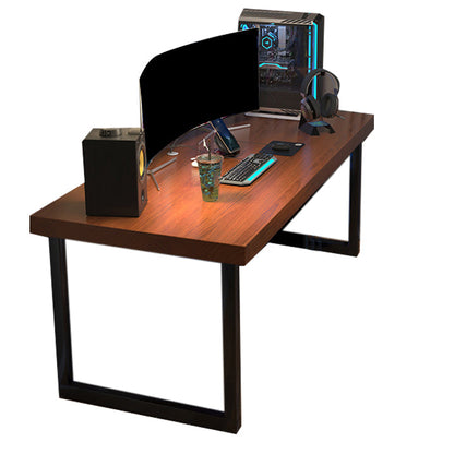 Rechteckiger Büroschreibtisch zeitgenössischer brauner Schlitten Metallbein Gaming Desk