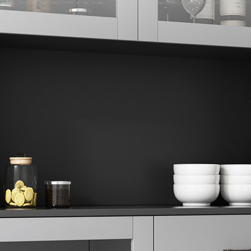 A buffet per la sala da pranzo con pranzo a pranzo contemporaneo