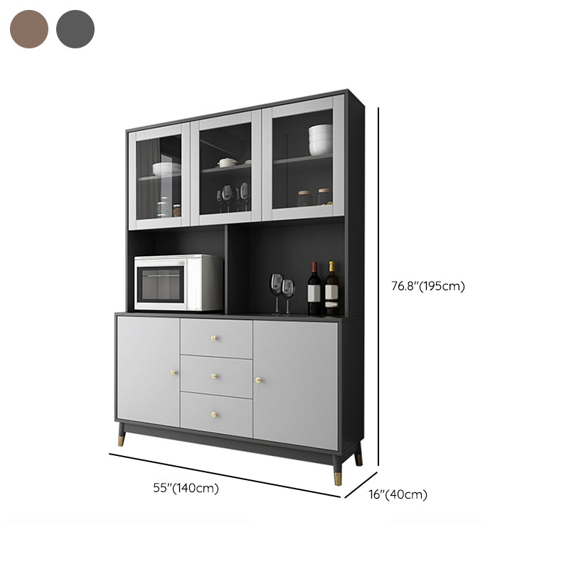 A buffet per la sala da pranzo con pranzo a pranzo contemporaneo