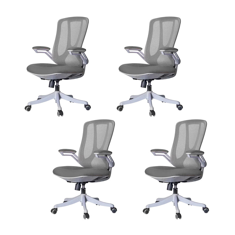 Moderne ergonomische mesh-werkstoel, draaistoel met middenrug en gewatteerde armen