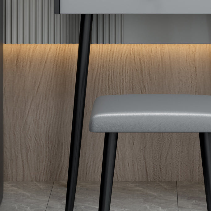 Zeitgenössischer Waschtisch mit Steinmake -up -Schminktisch in Schwarz