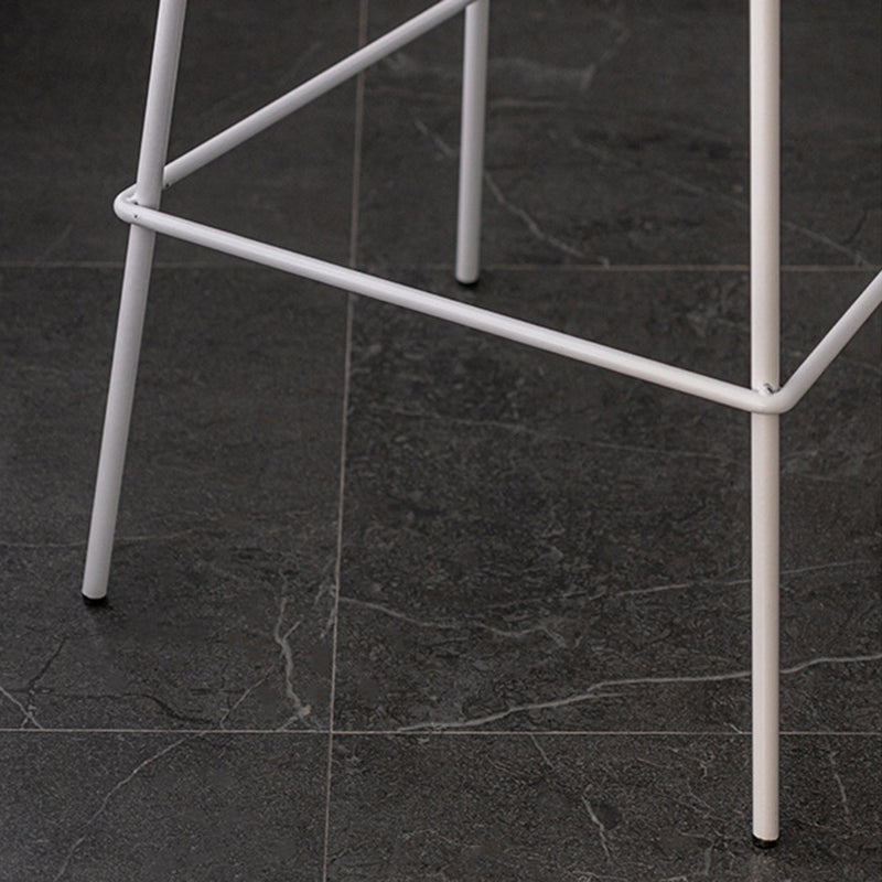 Luxuriöser Rückenlehneschalterhocker mit Metallbasis Plastik -Armless Cafe Bar Stuhl