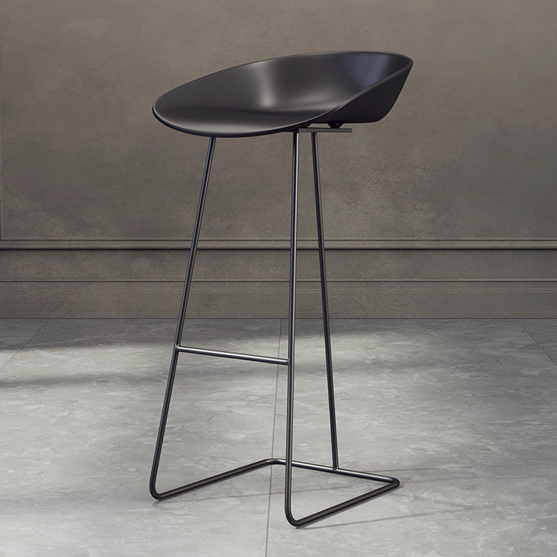 Taburete de bar de plástico estilo Glam, taburete de bar con forma de cubo y altura de mostrador
