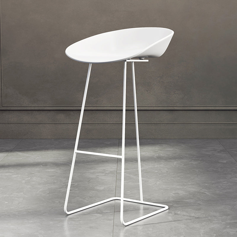 Taburete de bar de plástico estilo Glam, taburete de bar con forma de cubo y altura de mostrador
