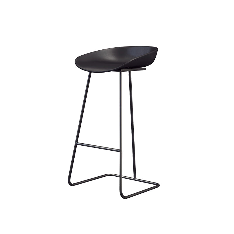Taburete de bar de plástico estilo Glam, taburete de bar con forma de cubo y altura de mostrador