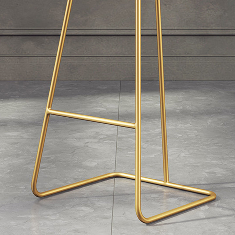 Taburete de bar de plástico estilo Glam, taburete de bar con forma de cubo y altura de mostrador