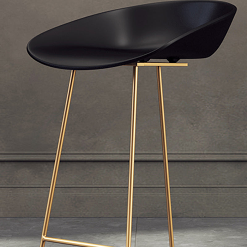 Taburete de bar de plástico estilo Glam, taburete de bar con forma de cubo y altura de mostrador