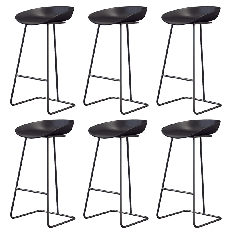 Taburete de bar de plástico estilo Glam, taburete de bar con forma de cubo y altura de mostrador