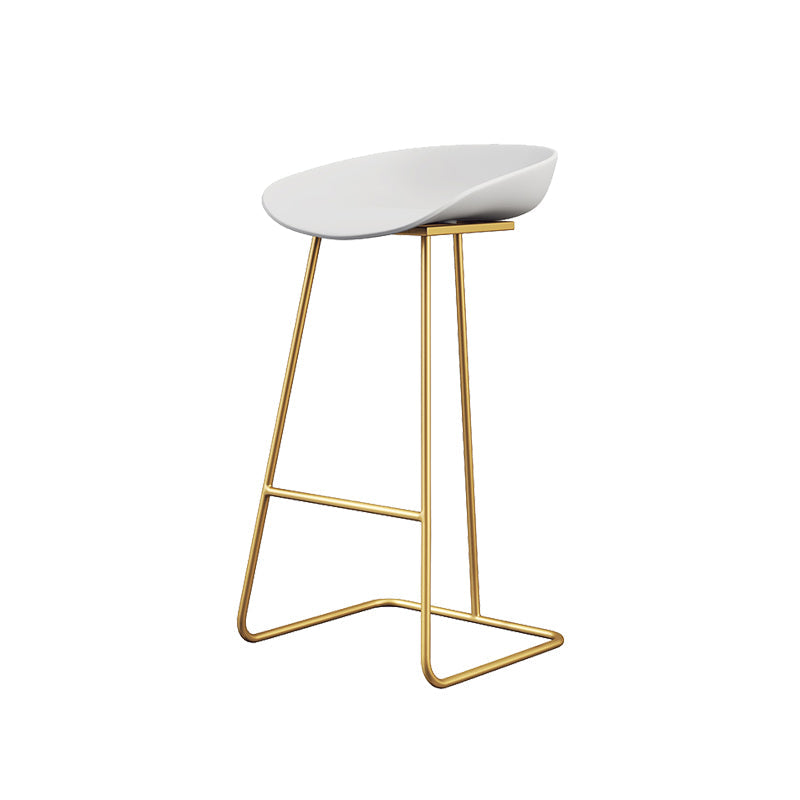 Taburete de bar de plástico estilo Glam, taburete de bar con forma de cubo y altura de mostrador