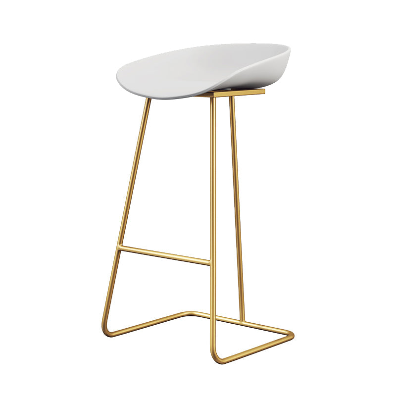 Taburete de bar de plástico estilo Glam, taburete de bar con forma de cubo y altura de mostrador