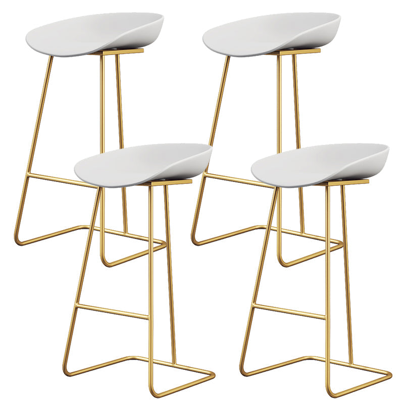 Taburete de bar de plástico estilo Glam, taburete de bar con forma de cubo y altura de mostrador
