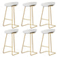 Taburete de bar de plástico estilo Glam, taburete de bar con forma de cubo y altura de mostrador