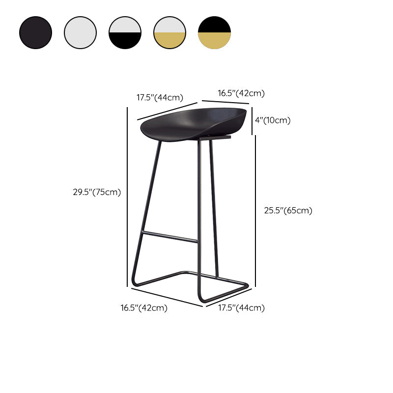 Taburete de bar de plástico estilo Glam, taburete de bar con forma de cubo y altura de mostrador