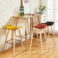 Chaise de bar de café en plastique de tabouret haut de comptoir sans bras de dossier nordique avec la base en bois