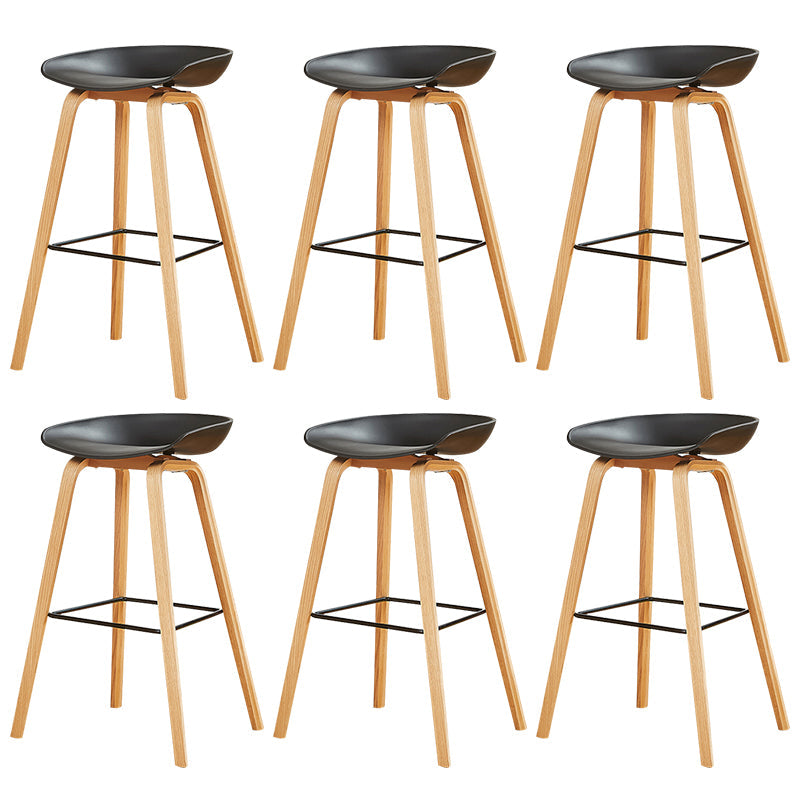 Chaise de bar de café en plastique de tabouret haut de comptoir sans bras de dossier nordique avec la base en bois