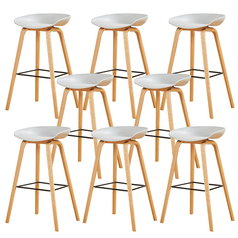 Chaise de bar de café en plastique de tabouret haut de comptoir sans bras de dossier nordique avec la base en bois
