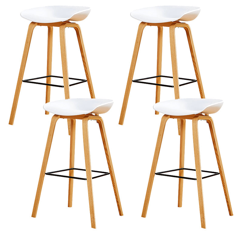 Chaise de bar de café en plastique de tabouret haut de comptoir sans bras de dossier nordique avec la base en bois