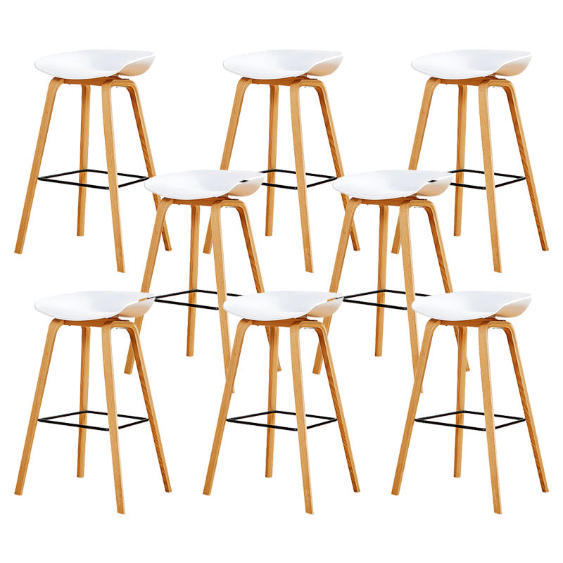 Chaise de bar de café en plastique de tabouret haut de comptoir sans bras de dossier nordique avec la base en bois