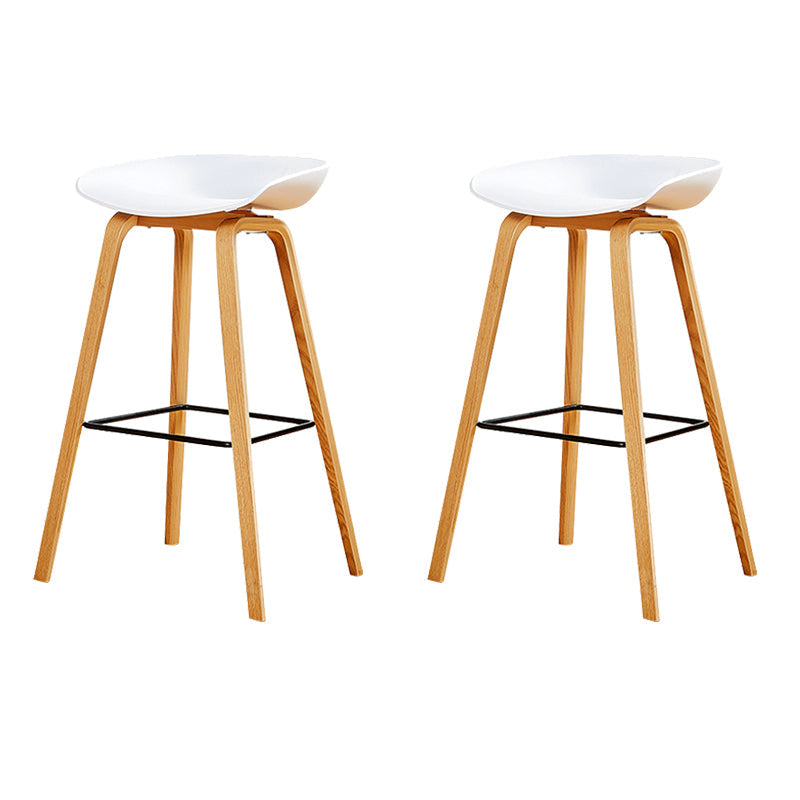 Chaise de bar de café en plastique de tabouret haut de comptoir sans bras de dossier nordique avec la base en bois