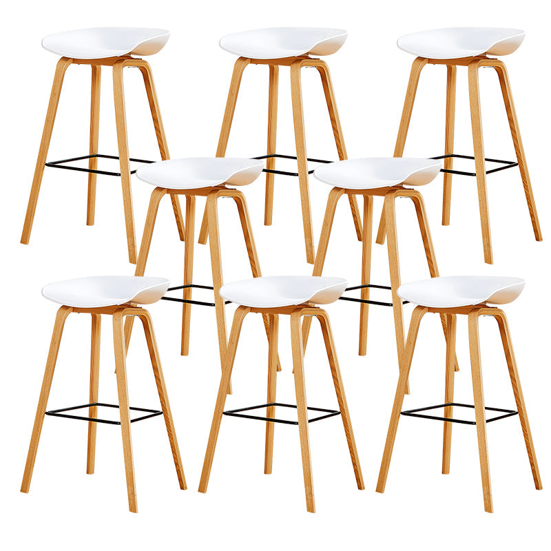 Chaise de bar de café en plastique de tabouret haut de comptoir sans bras de dossier nordique avec la base en bois
