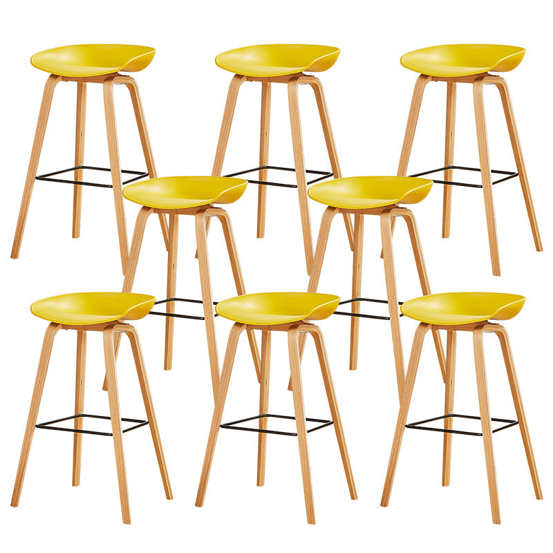 Chaise de bar de café en plastique de tabouret haut de comptoir sans bras de dossier nordique avec la base en bois