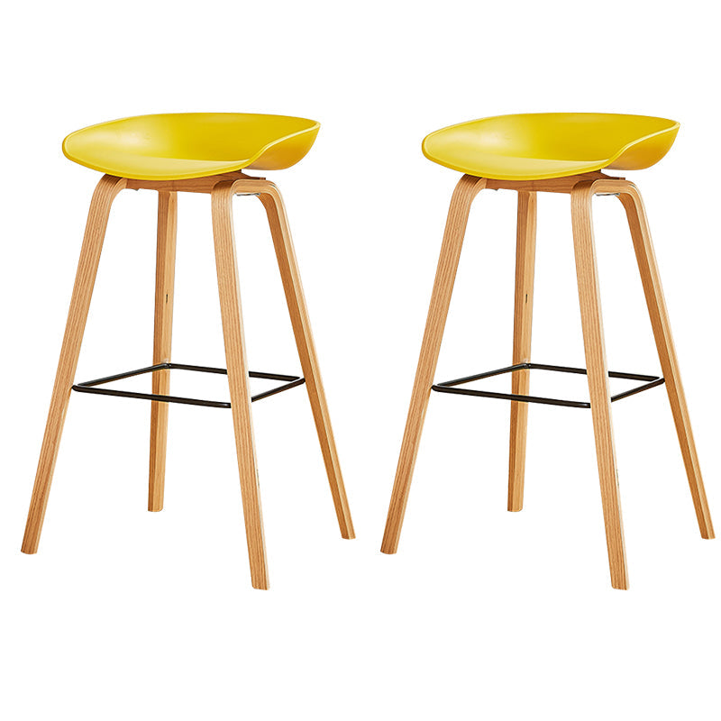 Chaise de bar de café en plastique de tabouret haut de comptoir sans bras de dossier nordique avec la base en bois
