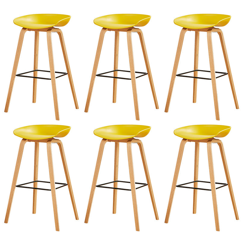 Chaise de bar de café en plastique de tabouret haut de comptoir sans bras de dossier nordique avec la base en bois