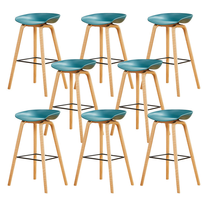 Chaise de bar de café en plastique de tabouret haut de comptoir sans bras de dossier nordique avec la base en bois