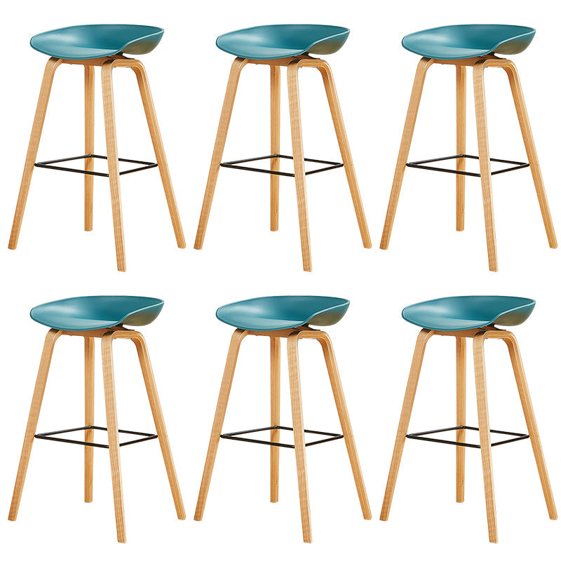Chaise de bar de café en plastique de tabouret haut de comptoir sans bras de dossier nordique avec la base en bois