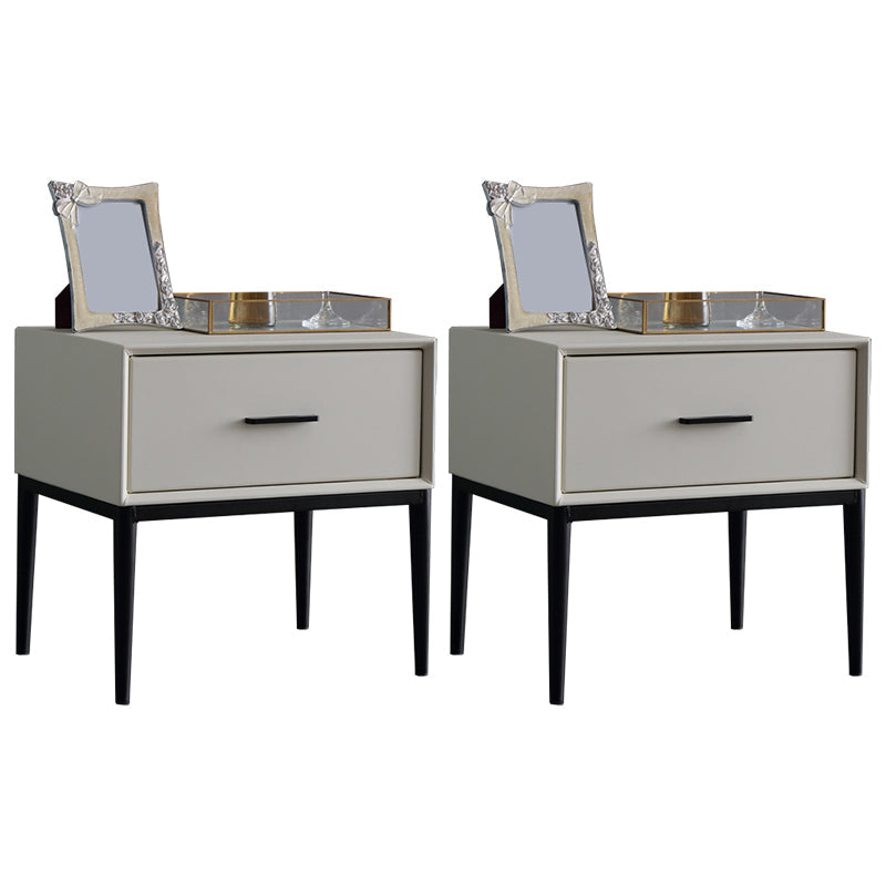 Comodino moderno di accento comodino in legno massiccio con gambe