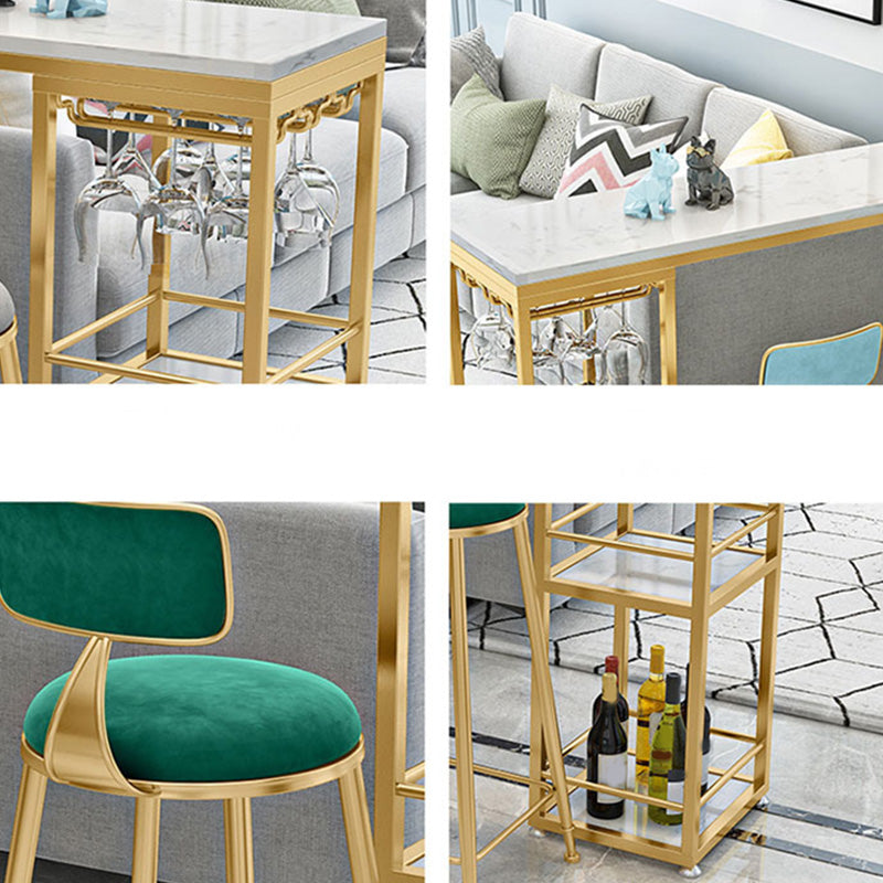 Witte metalen pubtafel met kunstmarmeren blad. Moderne bartafel met 2 planken