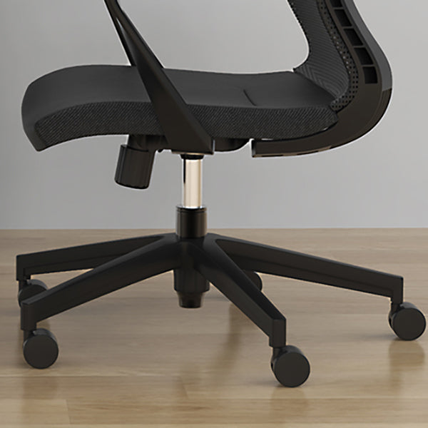 Chaise de bureau de style moderne, bras fixes à dossier moyen, chaise de travail ergonomique en maille