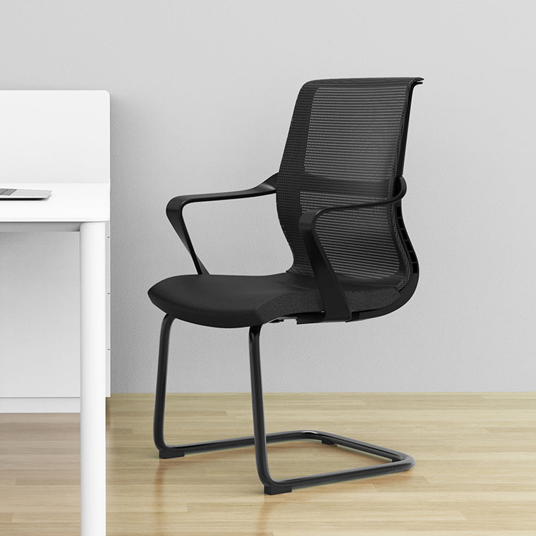 Chaise de bureau de style moderne, bras fixes à dossier moyen, chaise de travail ergonomique en maille