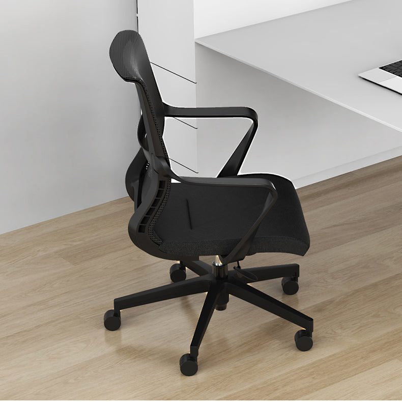 Chaise de bureau de style moderne, bras fixes à dossier moyen, chaise de travail ergonomique en maille
