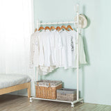 Appendiabiti metallici contemporanei in piedi per scaffalatura con ganci per cappotto