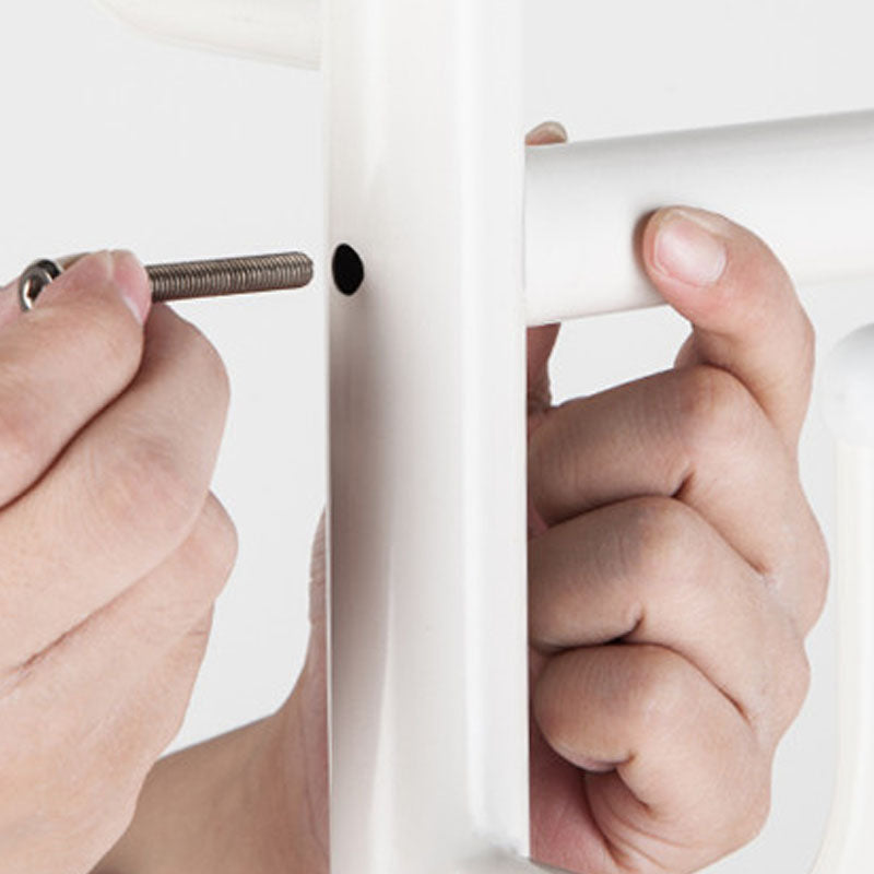 Appendiabiti metallici contemporanei in piedi per scaffalatura con ganci per cappotto