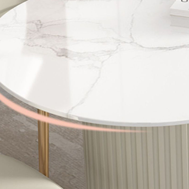 Eetkamertafel met witte basis, stenen tafel in moderne stijl voor de keuken