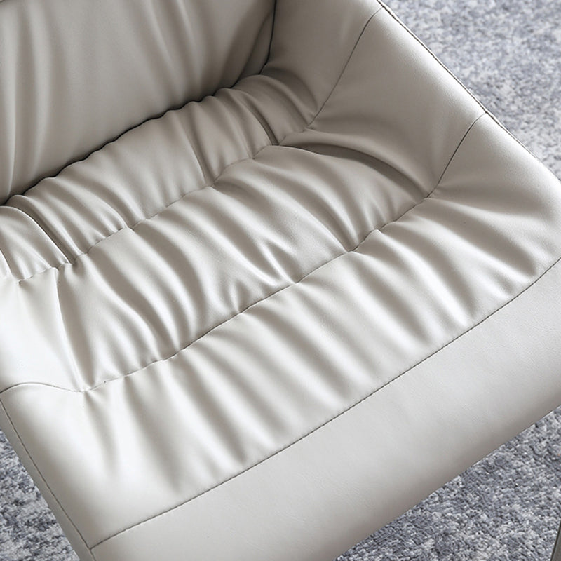 白い布張りのダイニングチェアコンテンポラリーキッチンダイニングアームレスチェア