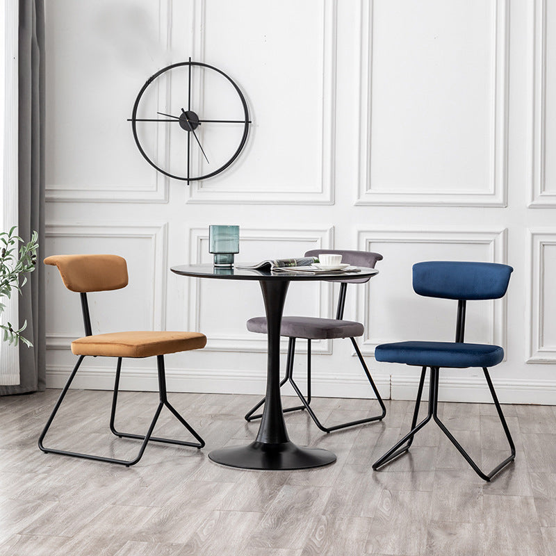 伝統的な布張りのダイニングチェアキッチンダイニングアームレスチェア