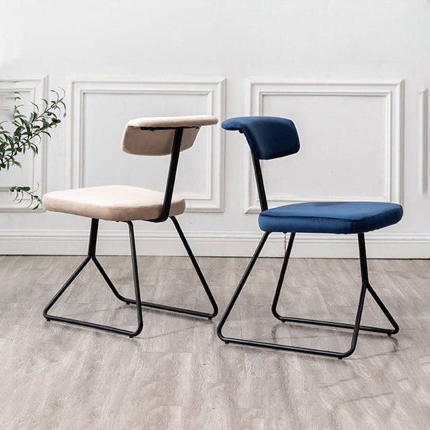 伝統的な布張りのダイニングチェアキッチンダイニングアームレスチェア