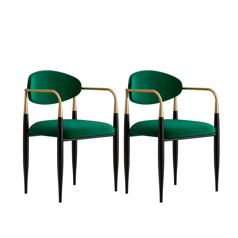 現代的なオープンバックダイニングアームチェアメタルフレーム布張り椅子