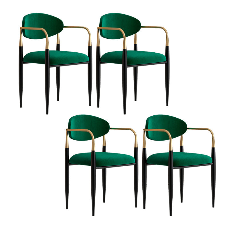 現代的なオープンバックダイニングアームチェアメタルフレーム布張り椅子