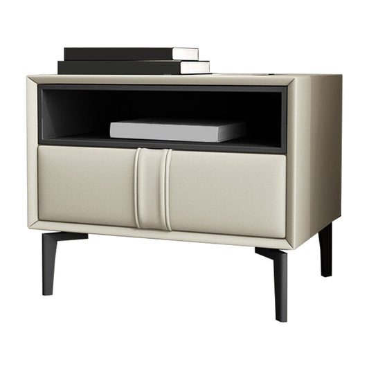 Mesa nocturna de madera y de cuero Modemalista Modemalista Mesa de noche abierta con piernas