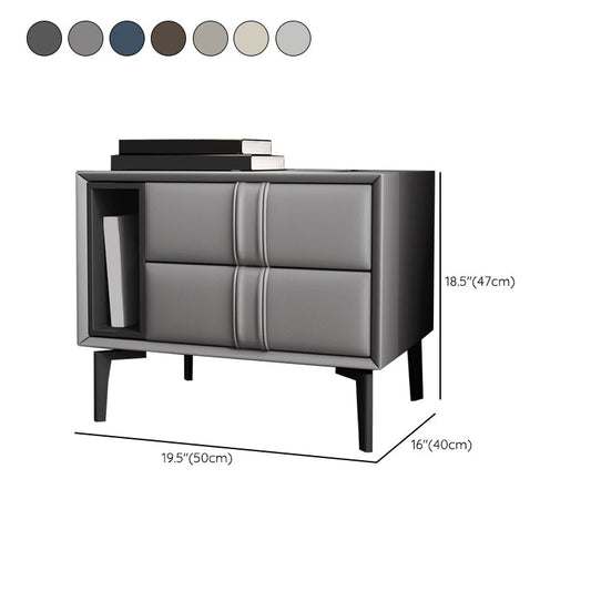 Mesa nocturna de cuero y madera Modemalista Modemalista Mesa de noche abierta con piernas