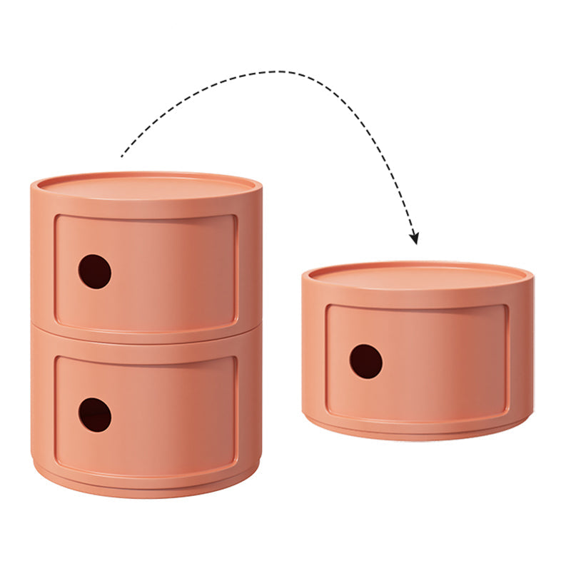 Los gabinetes incluyen la mesa de metal de la cabaña de la noche para el dormitorio